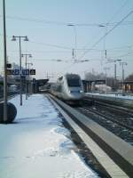 TGV POS durchfhrt bei winterlichen Wetter den Bahnhof Karlsruhe Durlach(Martin)