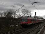 Die RB erreicht auf ihrer Fahrt von Eisenach nach Halle(Saale) den Bahnhof Erfurt-Bischleben.