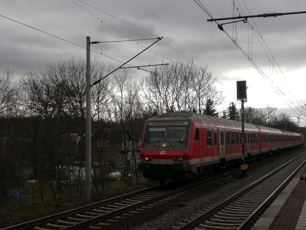 Die RB erreicht auf ihrer Fahrt von Eisenach nach Halle(Saale) den Bahnhof Erfurt-Bischleben. 25.02.10(Thomas)