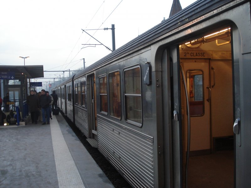ehemaliger RER-Zug der Pariser Vorortbahnen RATP, die derzeit im Elsass als Regionalzug eingesetzt werden.